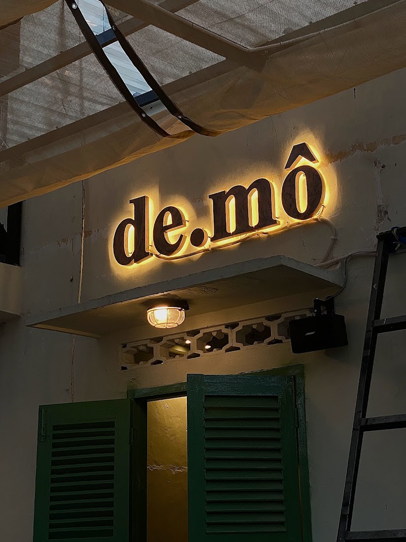 de.mô café