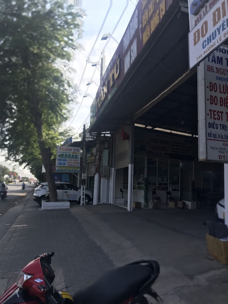 Xe khách Tuấn Tú