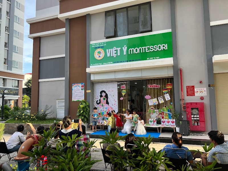 TRƯỜNG MẦM NON VIỆT Ý MONTESSORI